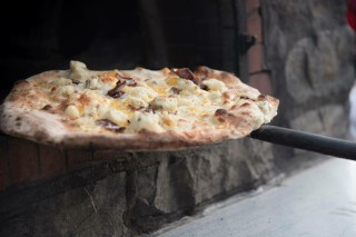 Toss & Fire Wood-Fired Pizza