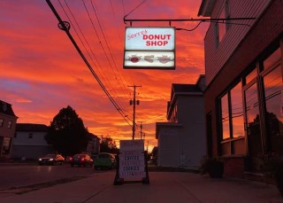 Serres Donut Shop