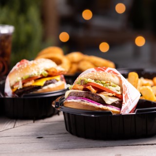 Red Robin Camillus