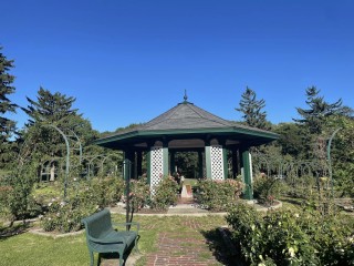Thornden Park E.M. Mills Rose Garden