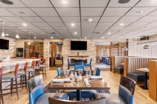 Maplewood Bar & Grill