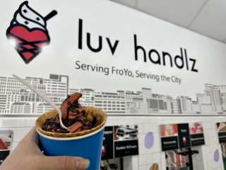 Luv Handlz