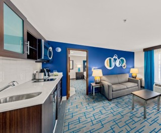 Holiday Inn & Suites Syracuse Airport-Liverpool