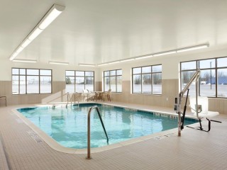 homewoodsuitespool