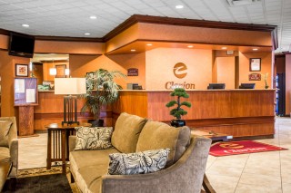 Clarion Inn and Suites Fairgrounds Lobby