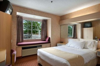 Microtel Inn & Suites
