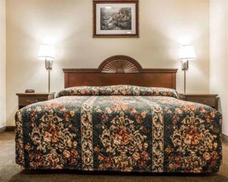 Econo Lodge North