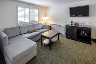 Scholar Suite Living Room with Sleeper Sofa