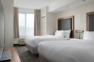 Enjoy more room to spread out with our Queen/Queen suites