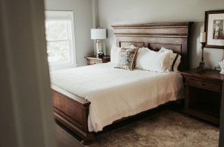 The Bond 1835 Inn