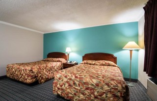 roadway inn1