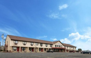 roadway inn2